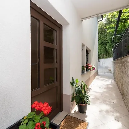 アパート Sanja *