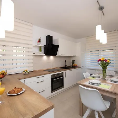Sanja Apartment *